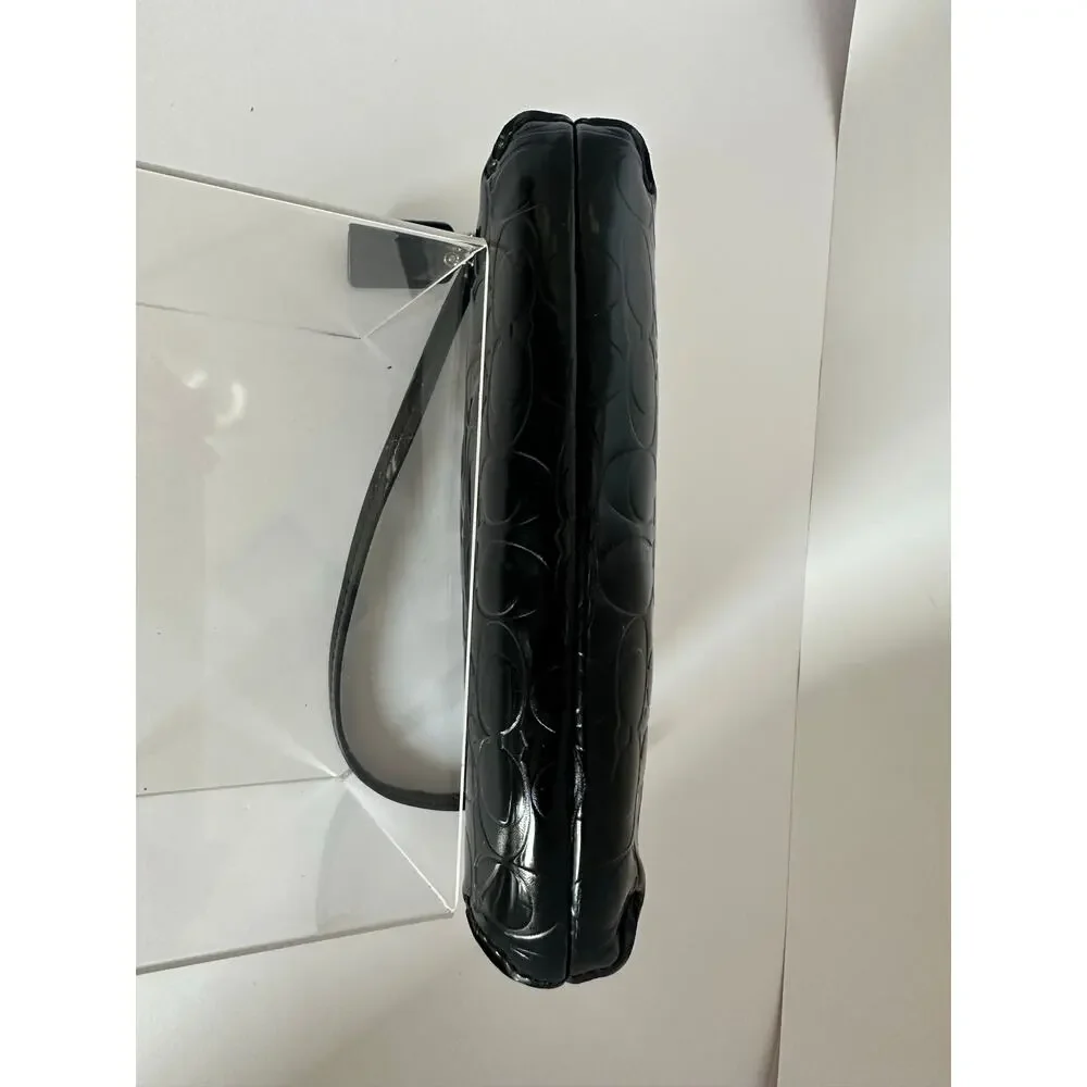 Coach Black Patent Leather Wristlet Bow Heart Charm Zip Clutch Pouch